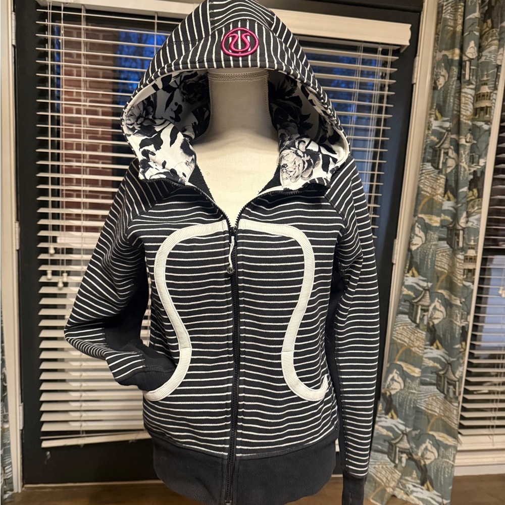 LULULEMON SCUBA HOODIE STRETCH 10